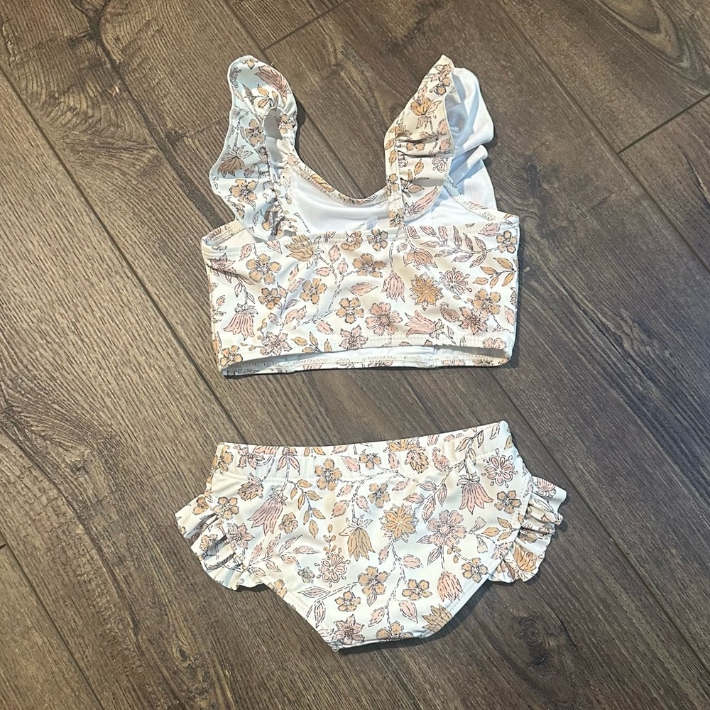 Sova Swimsuit - Picture 2 of 8
